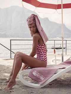 Rachel Cook feet photo thumbnail