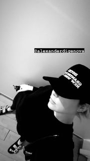 Ashley Benson feet photo thumbnail