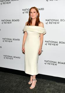 Julianne Moore feet photo thumbnail