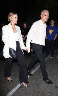 Ashlee Simpson feet photo thumbnail