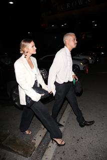 Ashlee Simpson feet photo thumbnail