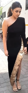 Parineeti Chopra feet photo thumbnail
