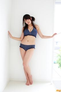 Ai Shinozaki feet photo thumbnail