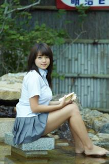 Ai Shinozaki feet photo thumbnail