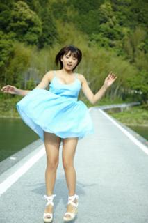 Ai Shinozaki feet photo thumbnail