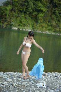 Ai Shinozaki feet photo thumbnail