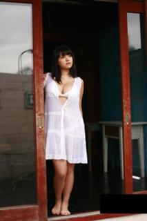 Ai Shinozaki feet photo thumbnail