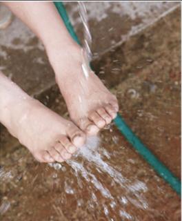 Ai Shinozaki feet photo thumbnail