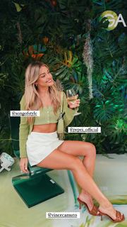 Vale Genta feet photo thumbnail