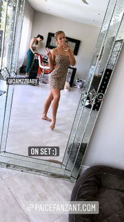 Paige VanZant feet photo thumbnail