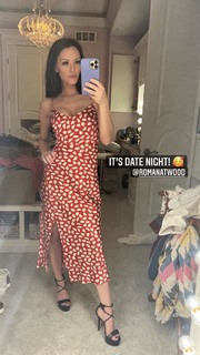 Brittney Smith feet photo thumbnail