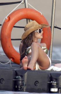 Cheryl feet photo thumbnail
