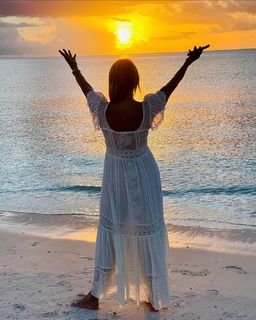 Christie Brinkley feet photo thumbnail