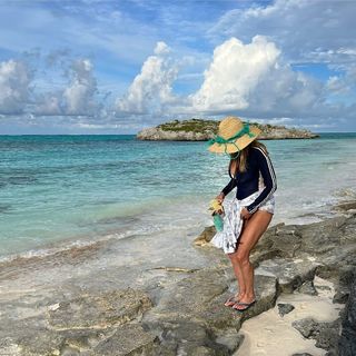 Christie Brinkley feet photo thumbnail