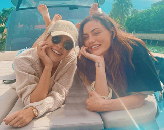 Phoebe Tonkin feet photo thumbnail