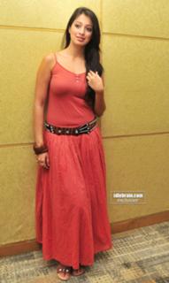 Raai Laxmi feet photo thumbnail