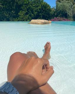 Caterina Balivo feet photo thumbnail