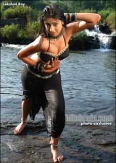 Raai Laxmi feet photo thumbnail
