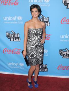 Morena Baccarin feet photo thumbnail