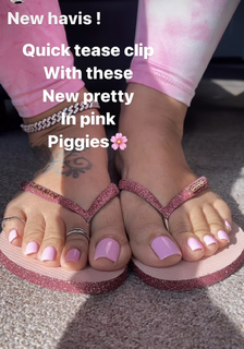 Deedee Rican feet photo thumbnail