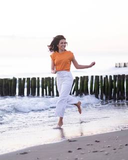 Caterina Balivo feet photo thumbnail