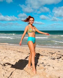 Tiffany Alvord feet photo thumbnail