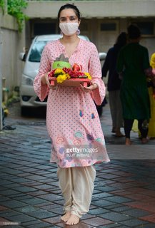 Shraddha Kapoor feet photo thumbnail