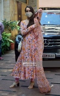 Shraddha Kapoor feet photo thumbnail