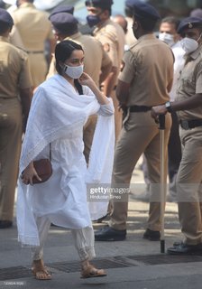 Shraddha Kapoor feet photo thumbnail
