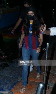 Shraddha Kapoor feet photo thumbnail