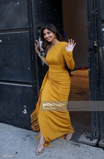 Shilpa Shetty Kundra feet photo thumbnail
