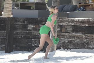 Elsa Hosk feet photo thumbnail