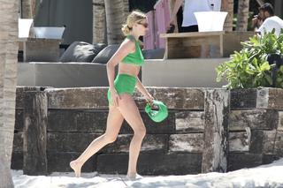 Elsa Hosk feet photo thumbnail
