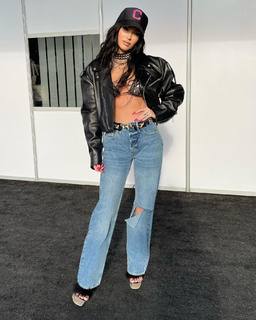 Megan Fox feet photo thumbnail