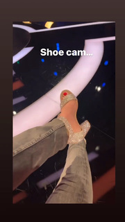 Angela Kinsey feet photo thumbnail