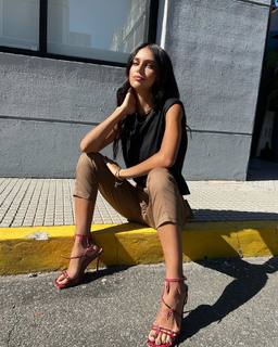 Zaira Nara feet photo thumbnail