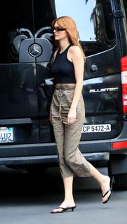 Kendall Jenner feet photo thumbnail