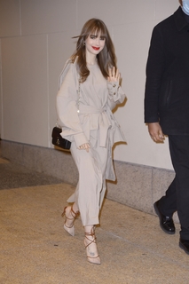 Lily Collins feet photo thumbnail