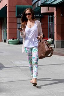 Minka Kelly feet photo thumbnail
