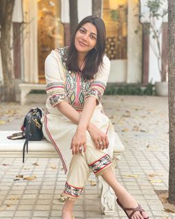 Kajal Aggarwal feet photo thumbnail