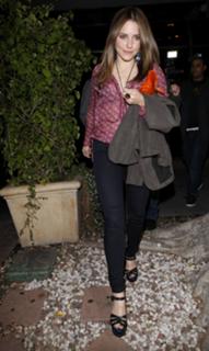 Sophia Bush feet photo thumbnail