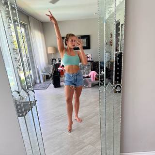 Paige VanZant feet photo thumbnail