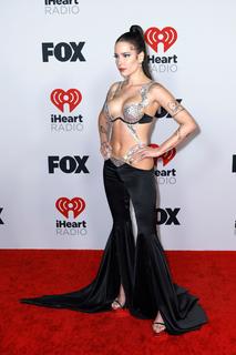 Halsey feet photo thumbnail