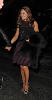 Kelly Brook feet photo thumbnail