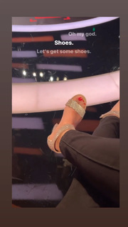 Angela Kinsey feet photo thumbnail