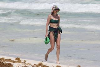 Elsa Hosk feet photo thumbnail