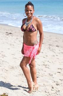 Christina Milian feet photo thumbnail