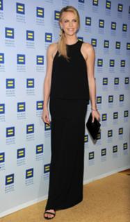 Charlize Theron feet photo thumbnail