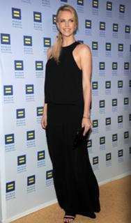Charlize Theron feet photo thumbnail