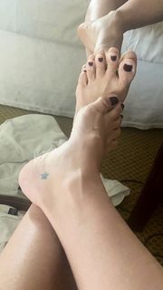 Franciely Freduzeski feet photo thumbnail